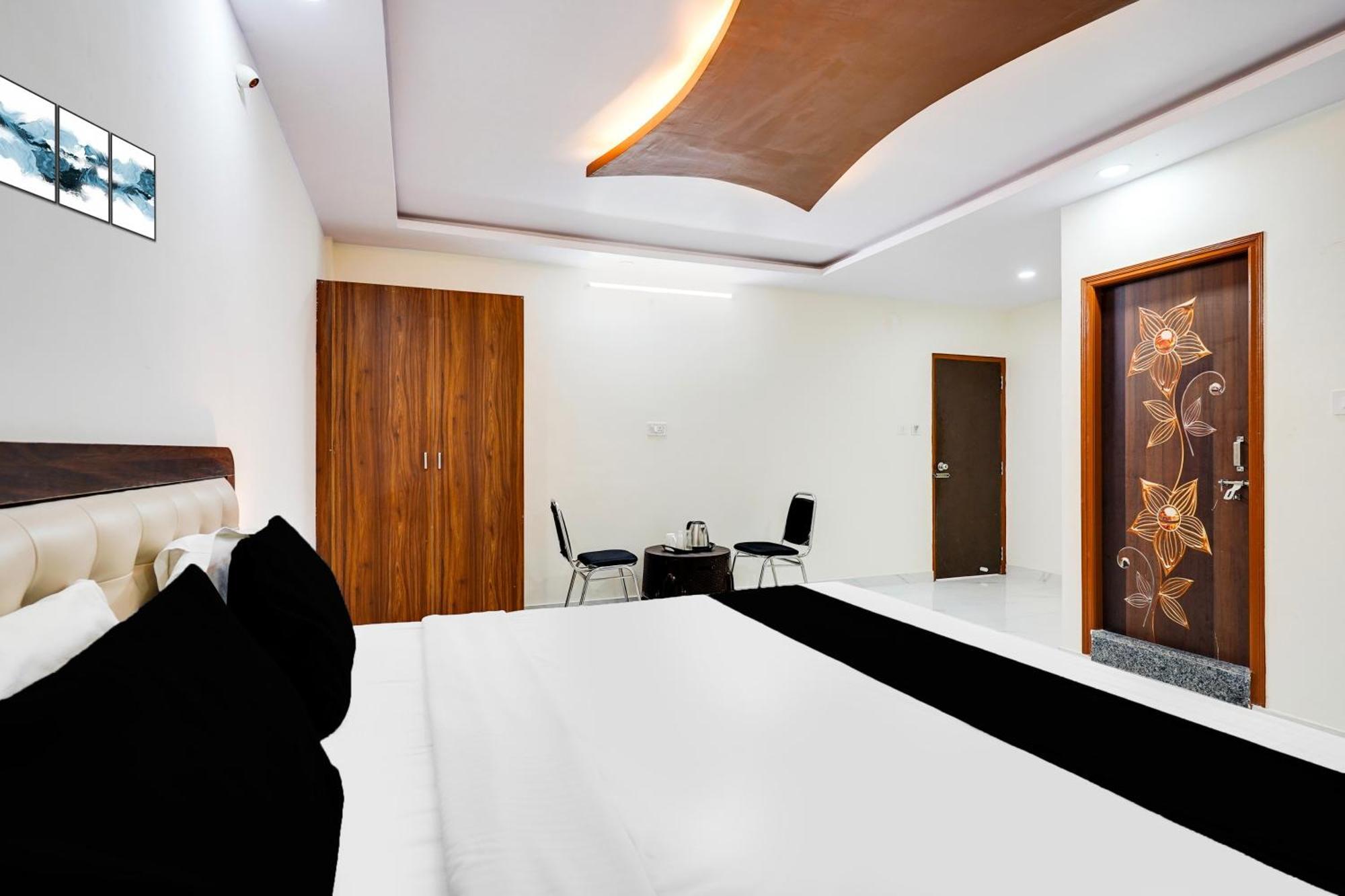 Townhouse Bidadi Formerly Royal Garuda מראה חיצוני תמונה